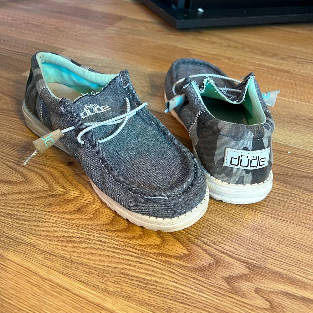 Men’s hey dude shoes